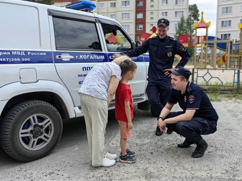 В Когалыме полицейские нашли заблудившегося ребенка